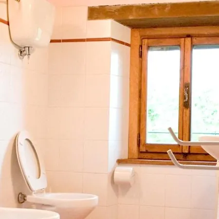 Apartment Charming In Caprese Michelangelo, Shared Pool. Arezzo