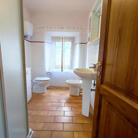 Charming In Caprese Michelangelo, Shared Pool. Apartment Arezzo