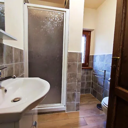 Charming In Caprese Michelangelo, Shared Pool. Apartment Arezzo