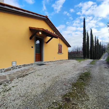 Charming In Caprese Michelangelo, Shared Pool. Apartment