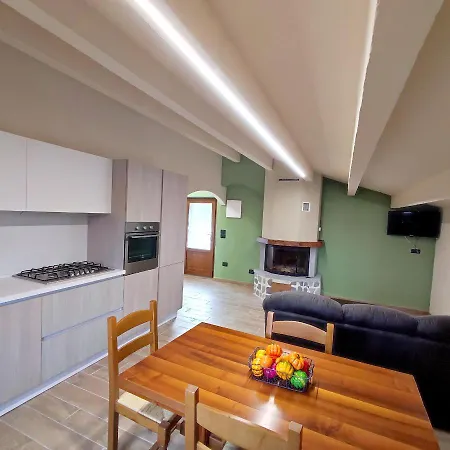 Charming In Caprese Michelangelo, Shared Pool. Apartment
