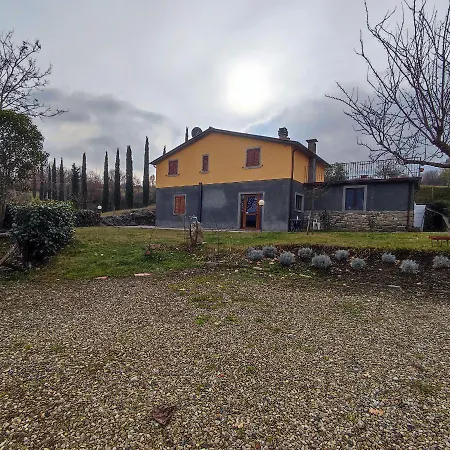 Charming In Caprese Michelangelo, Shared Pool. Apartment Arezzo