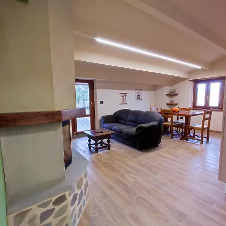 Apartment Charming In Caprese Michelangelo, Shared Pool. Arezzo
